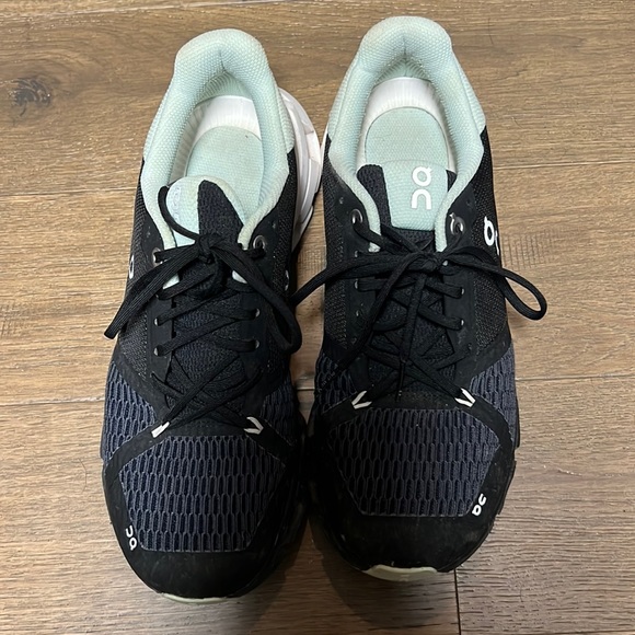 On Running Shoes - On cloud sneakers size 8.5